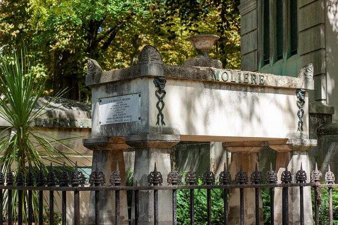 Paris: Famous Graves of Pere Lachaise Cemetery Guided Tour - Practical Tips for the Tour
