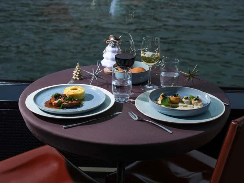 Paris: Festive Paris Lunch Cruise on Christmas Day - The Culinary Experience