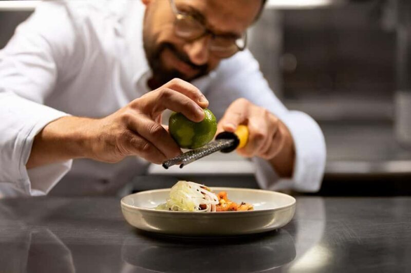 Paris: Festive Paris Lunch Cruise on Christmas Day - The Value and Practical Considerations