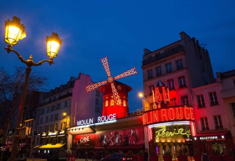 Paris: First Show Moulin Rouge with Champagne & Seine Cruise - Who is this experience perfect for?