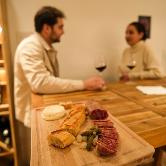 Paris : French wine tasting in Montmartre - Duration and Flow of the Experience