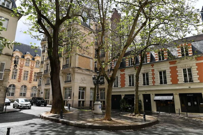 Paris: from Danton to Taylor Swift, fascinating anecdotes and iconic locations - A Deep Dive into the Saint-Germain-des-Prés Tour