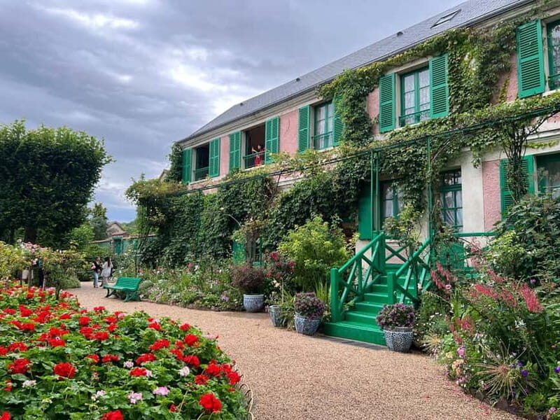 Paris: Giverny and Monet's House Private Day Trip - An In-Depth Look at the Giverny Experience