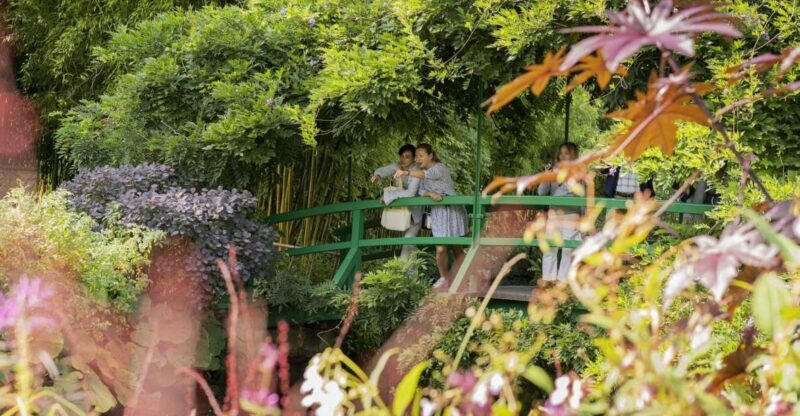 Paris: Giverny & Versailles Small Group or Private Tour - FAQ