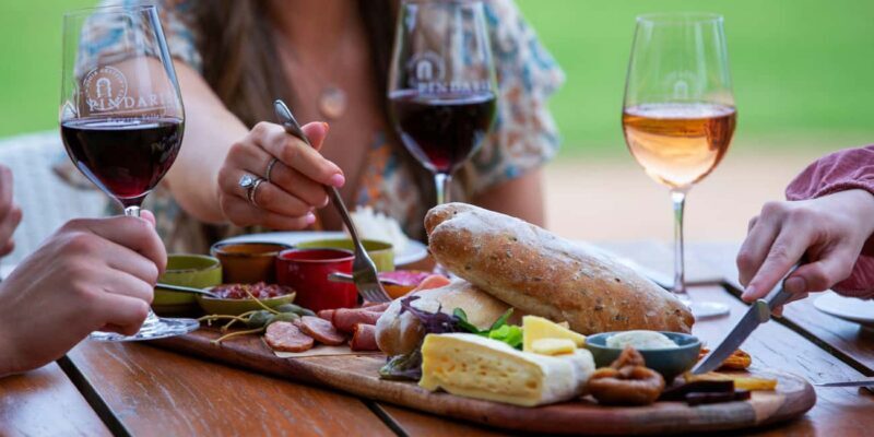 Paris: Guided Montmartre Walking Tour with Food & Wine - Key Points