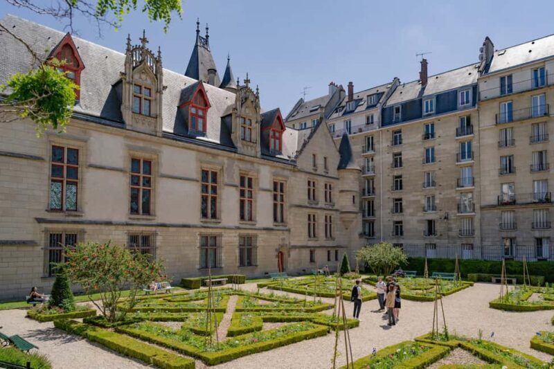 Paris: Guided Walking Tour of the Marais - Key Points