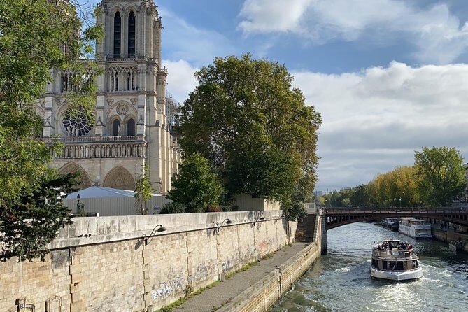 Paris Half Day Semi Private Tour with Private Options - The Experience & What You Can Expect
