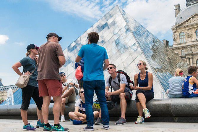 Paris Highlights Bike Tour: Eiffel Tower, Louvre and Notre-Dame - The Seine River & Surroundings