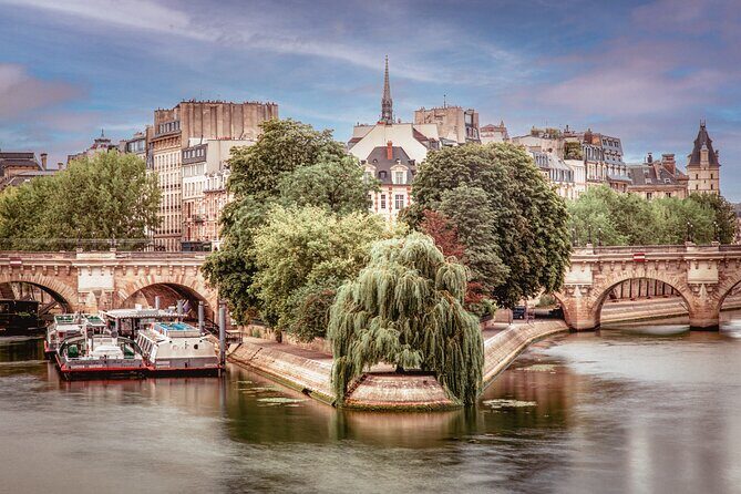 Paris Historic Islands Walk: Seine, Notre Dame & Louvre Views - A Detailed Look at the Paris Historic Islands Walk