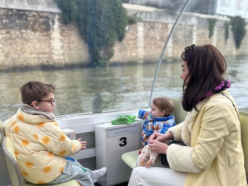 Paris: Hop-On Hop-Off Seine Cruise Pass with 9 Stops - Key Points