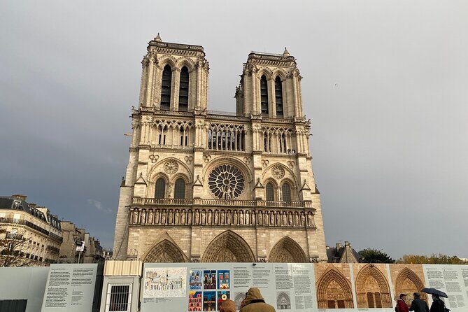 Paris Île de la Cité and Notre Dame Walking Tour With Crypt - Introduction: Why this tour is worth considering