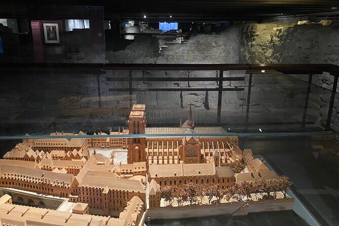 Paris Île de la Cité and Notre Dame Walking Tour With Crypt - Frequently Asked Questions (FAQs)