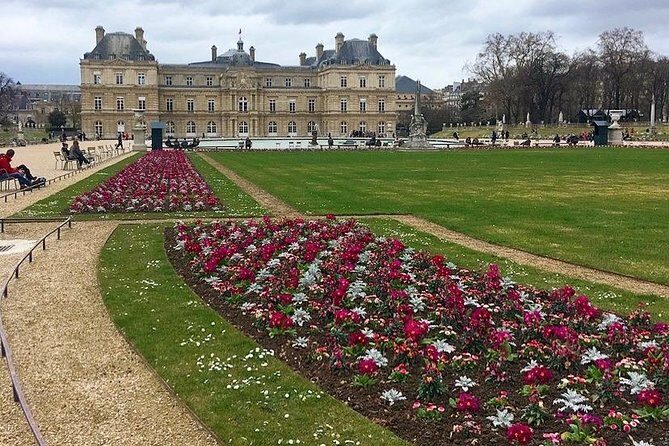Paris Ile-de-la-Cité Walking Tour: Max 6 People Group or Private - How Does It Compare to Other Experiences?