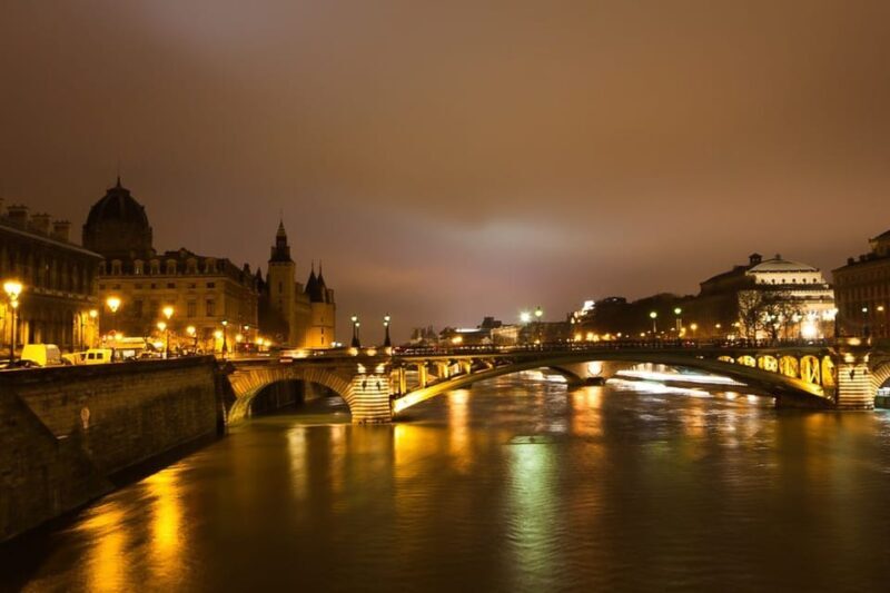 Paris: Illuminated Walking Tour - Key Points