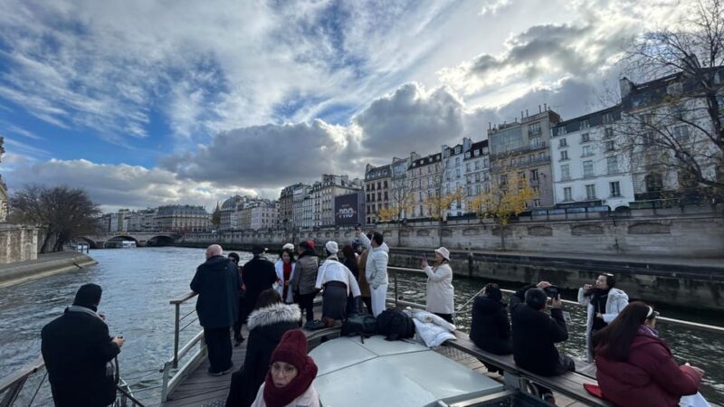 Paris: Illuminations River Cruise with Audio Commentary - A Deep Dive into the Experience