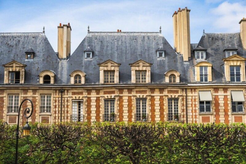 Paris: Le Marais Highlights Guided Small Group Walking Tour - The Private Mansions and Royal Connections