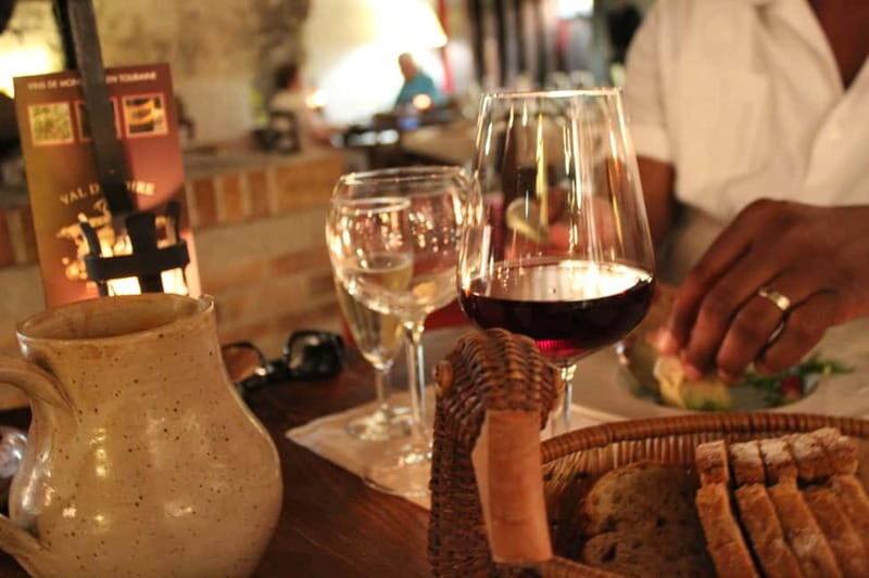 Paris: Loire Valley Castles Tour with Wine Tasting - Key Points