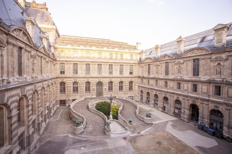 Paris Louvre: 2-Hour Private Tour for Groups or Families - Who Should Consider This Tour?