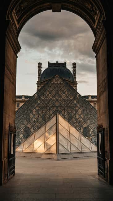Paris: Louvre Mona Lisa Discovery Guided Tour with Ticket - Detailed Breakdown of the Itinerary