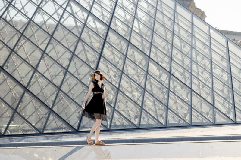 Paris: Louvre Photo Shoot - Authentic Touches from Guest Reviews