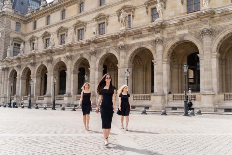 Paris: Louvre photoshoot or Seine bridges Eiffel Tower walk - Authentic Reviews and What They Reveal