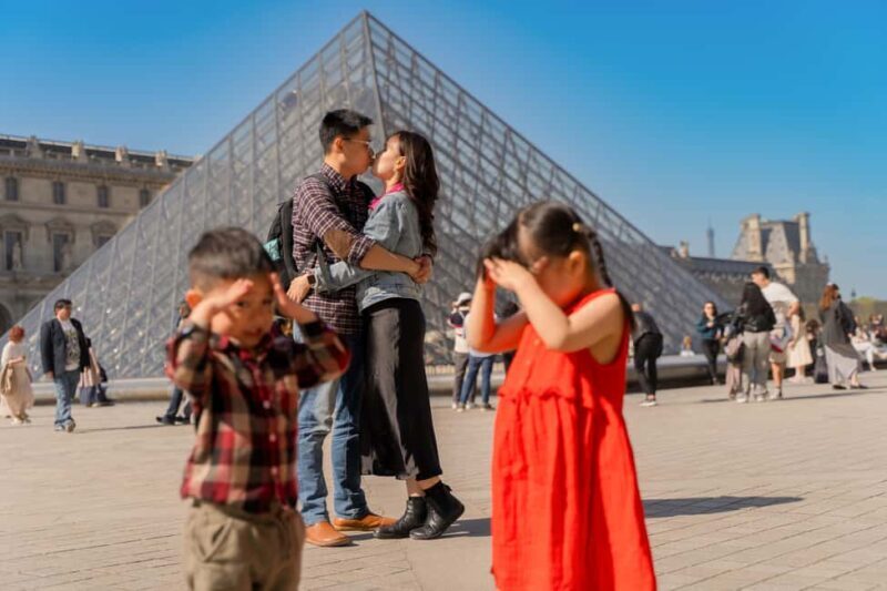Paris: Louvre photoshoot or Seine bridges Eiffel Tower walk - Who Should Book This Experience?