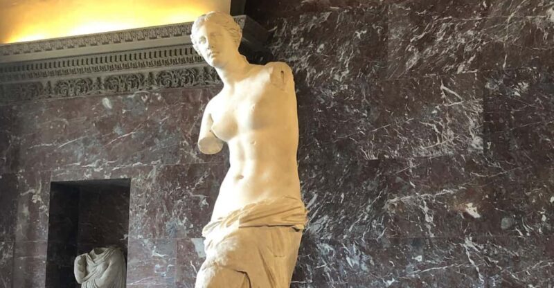 Paris Louvre : Private Treasure Hunt for Families or groups - Key Points