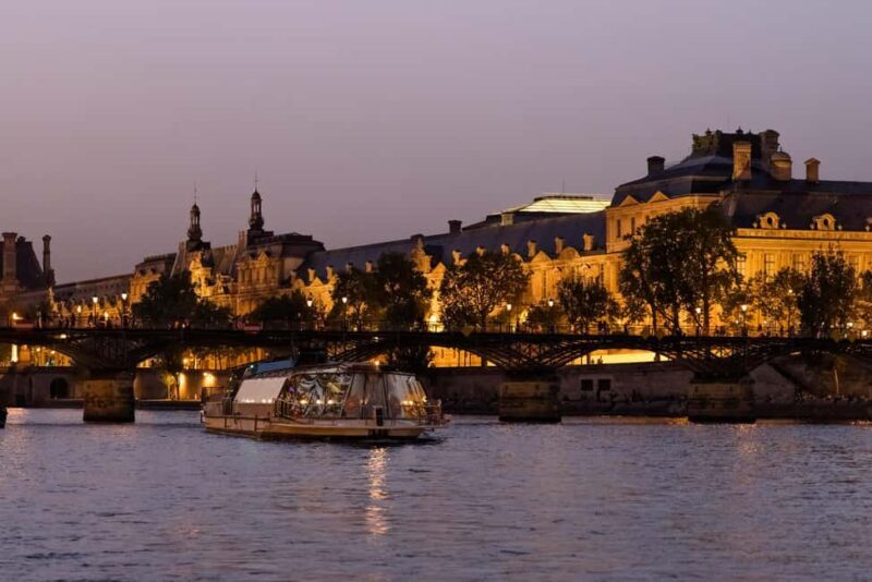 Paris: Luxury New Year's Eve Dinner Cruise along the Seine - Key Points