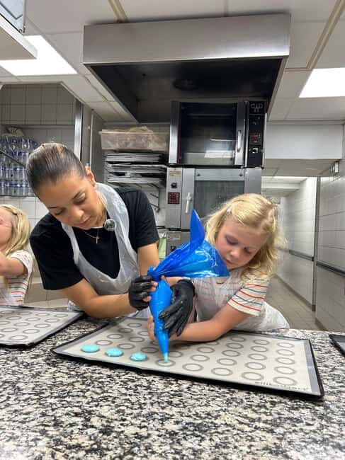 Paris: Macaron Baking Class - Key Points