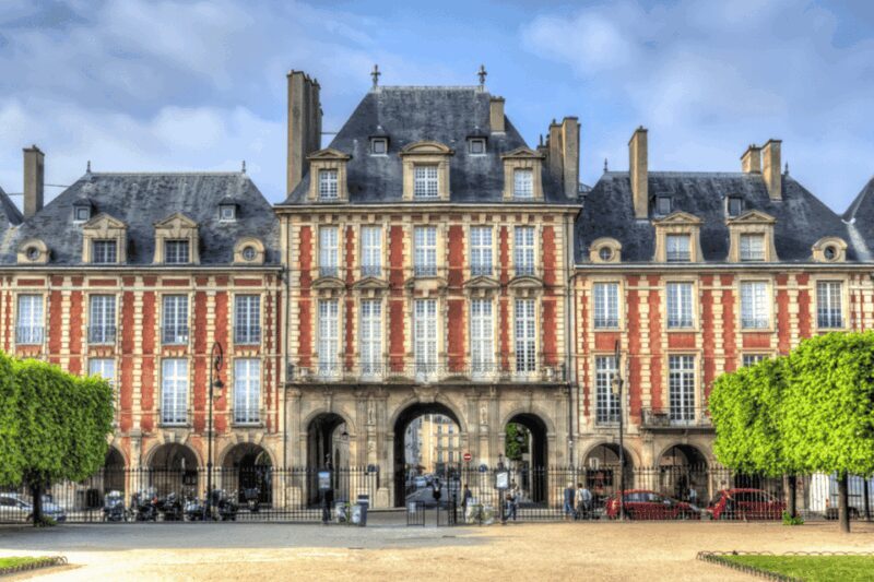 Paris: Marais District Walking Tour with a Local Guide - Considering the Price and Value