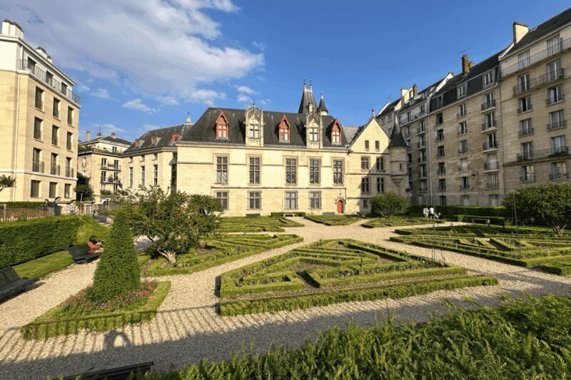 Paris: Marais District Walking Tour with a Local Guide - Who’s It Best For?