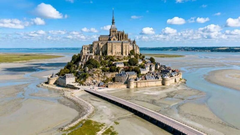 Paris: Mont Saint-Michel Chinese Day Trip with free dinner - Authentic Experiences and Hidden Gems