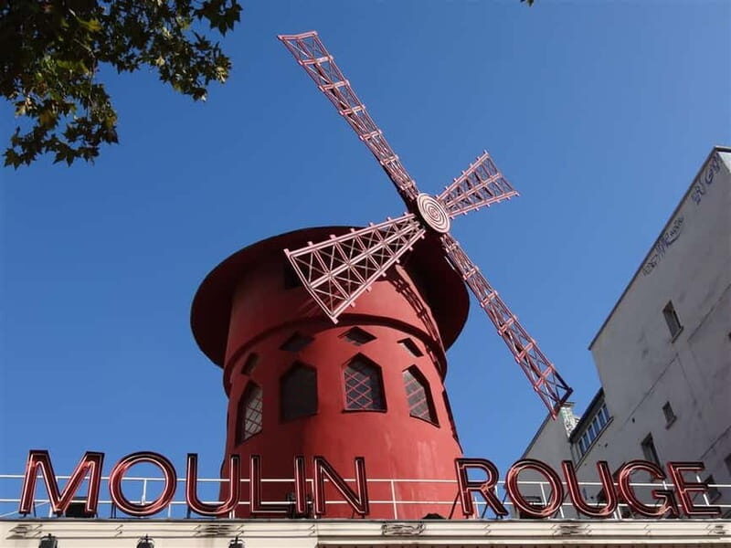 Paris Montmartre: 2-Hour City Tour in German - Key Points