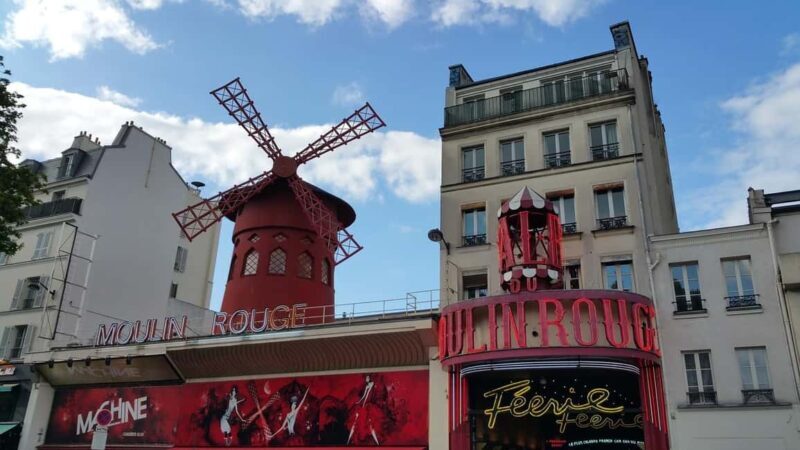 Paris: Montmartre Guided Walking Tour and Seine River Cruise - Key Points