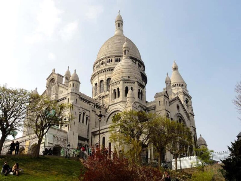 Paris : Montmartre highlights walking tour - Practical Tips for Participants