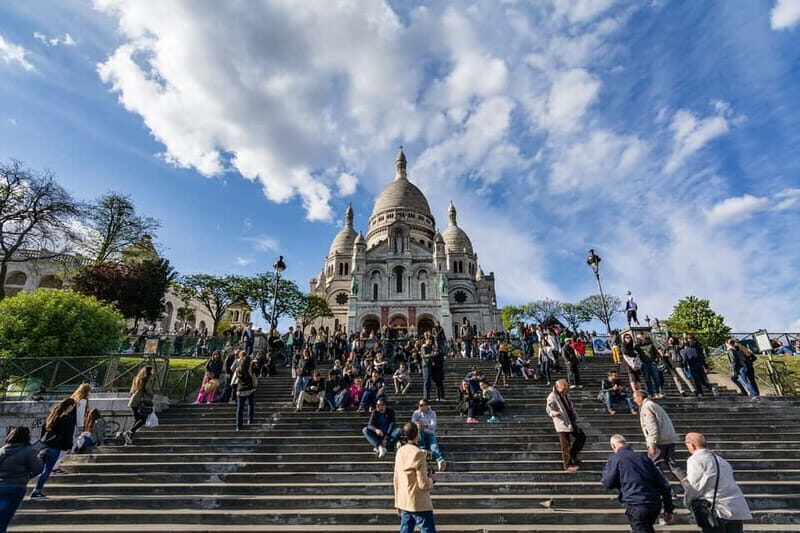 Paris: Montmartre Highlights Walking Tour with a Local Guide - A Deep Dive into the Montmartre Experience