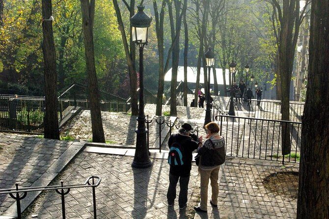 Paris Montmartre & Sacre Coeur Semi-Private Guided Tour 12ppl Max - Starting Point and First Impressions