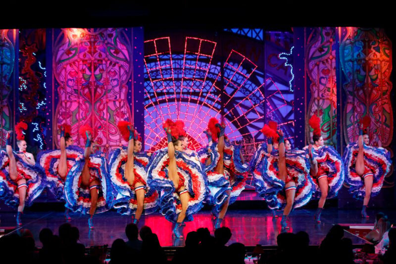 Paris: Moulin Rouge Dinner Show, Champagne, and Transport - What the Reviews Say
