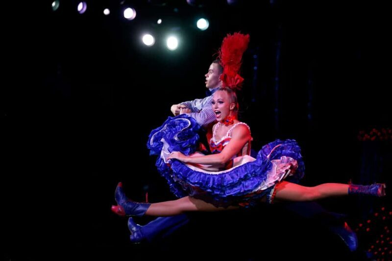 Paris: Moulin Rouge Dinner Show, Champagne, and Transport - Who Is This Tour Best For?