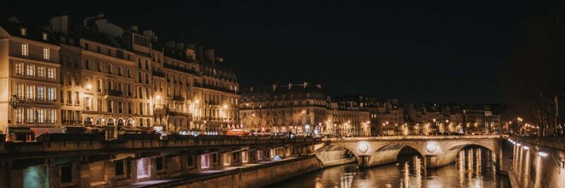 Paris: Night City Tour in a van for up to 7 people - Analyzing the Value