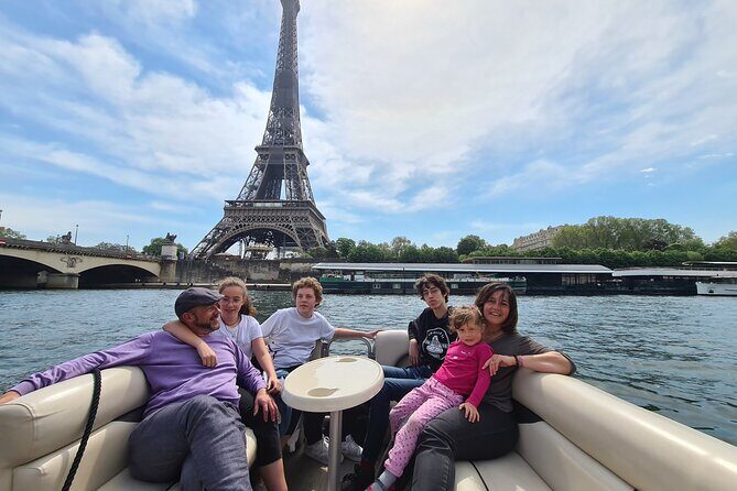 Paris on the Seine side: Magical private cruise - An In-Depth Look at the Experience