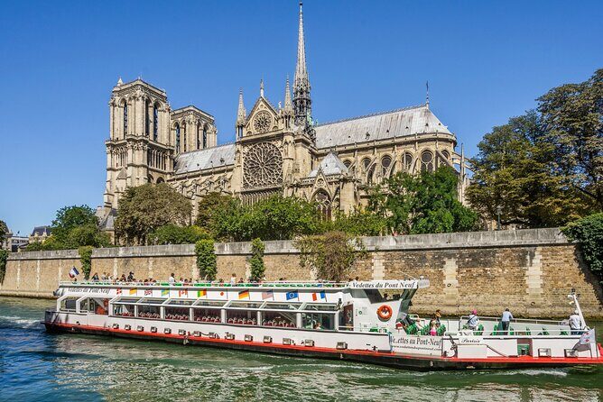 Paris - One Hour Seine River Cruise with Recorded Commentary - In-Depth Look at the Itinerary