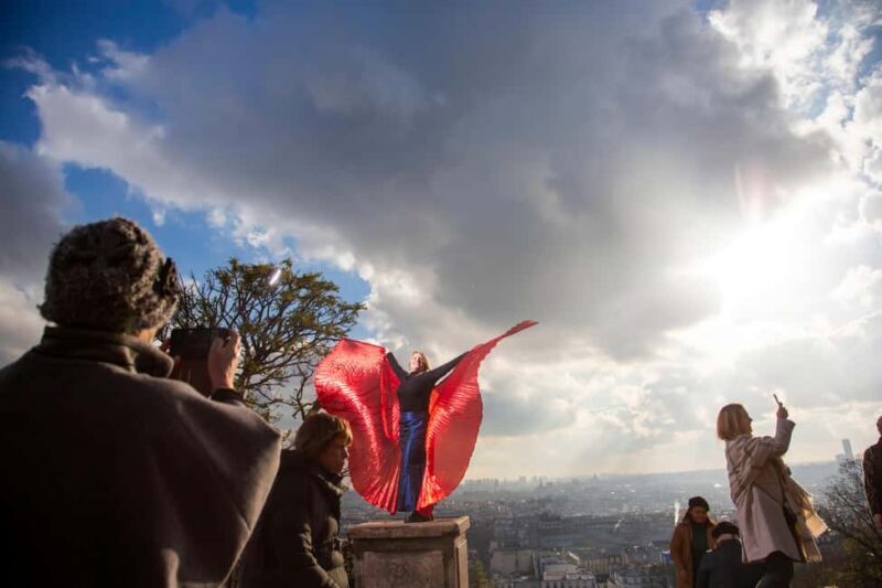 Paris: Opera Singer Guide in Montmartre - What to Expect from the Montmartre Opera Singing Tour