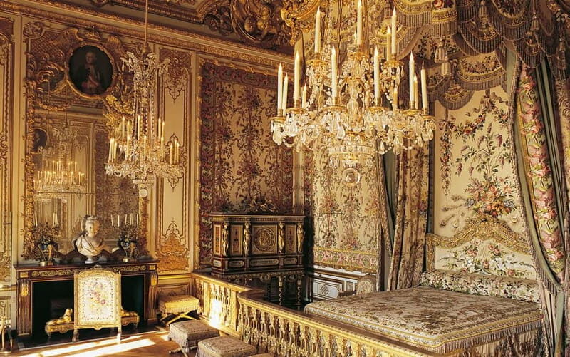 Paris: Palace of Versailles Guided Tour with Bus Transfers - Who Is This Tour Best Suited For?