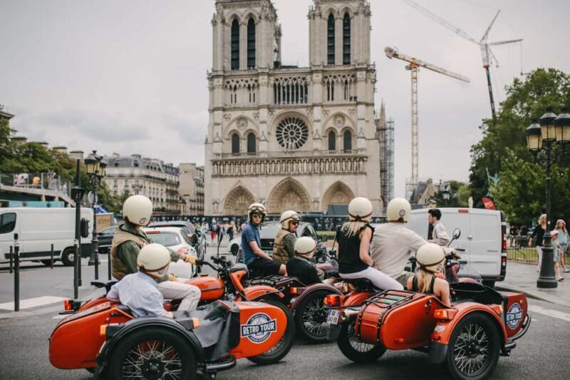 Paris Photo Shoot, Love and Family - The Experience in Detail: What to Expect from Your Paris Photo Shoot