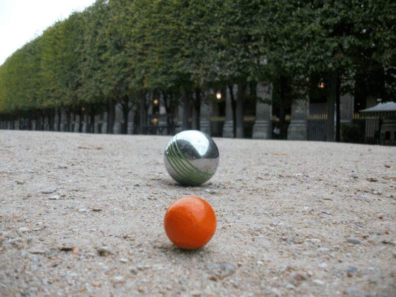 Paris: Pre-Dinner Drinks with Petanque Game (Bocce Ball) - Key Points