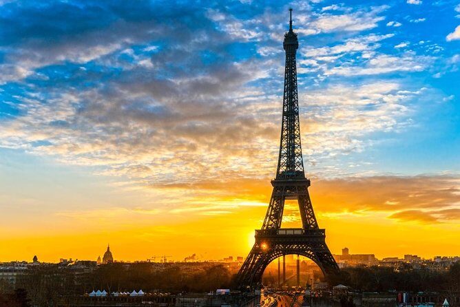 Paris Prestige Dinner Cruise from Eiffel Tower Area - Key Points