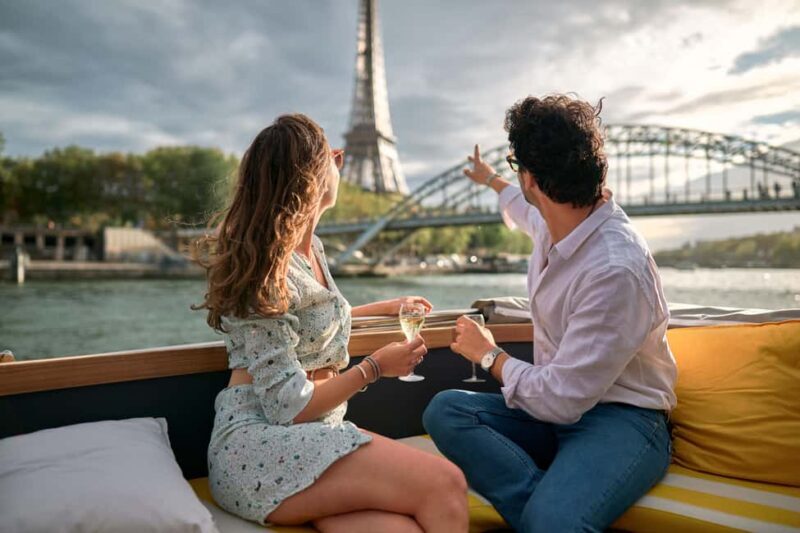 Paris: Private Boat Cruise on the Seine & optional Champagne - Key Points