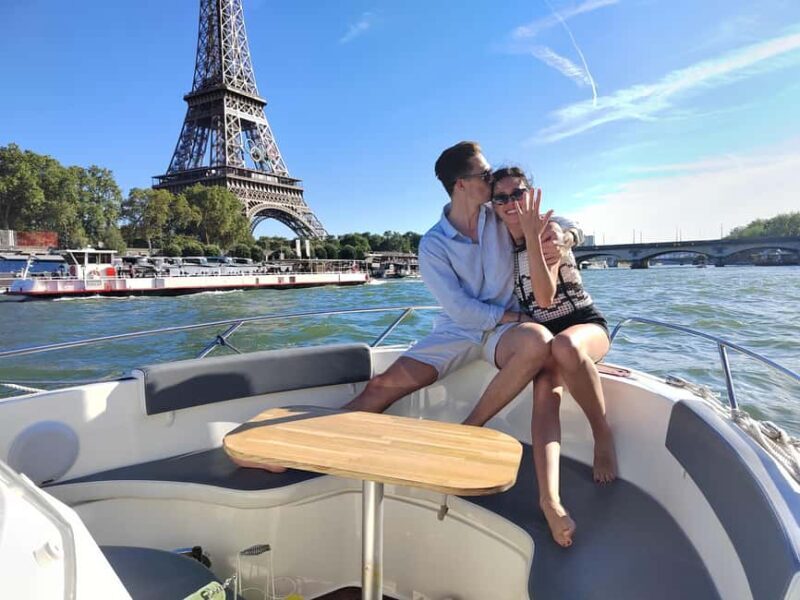 Paris private boat Seine River start near Eiffel Tower - FAQ