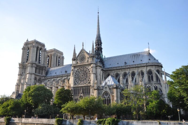 Paris: Private Customizable City Tour in Spanish - A Deep Dive into the Experience
